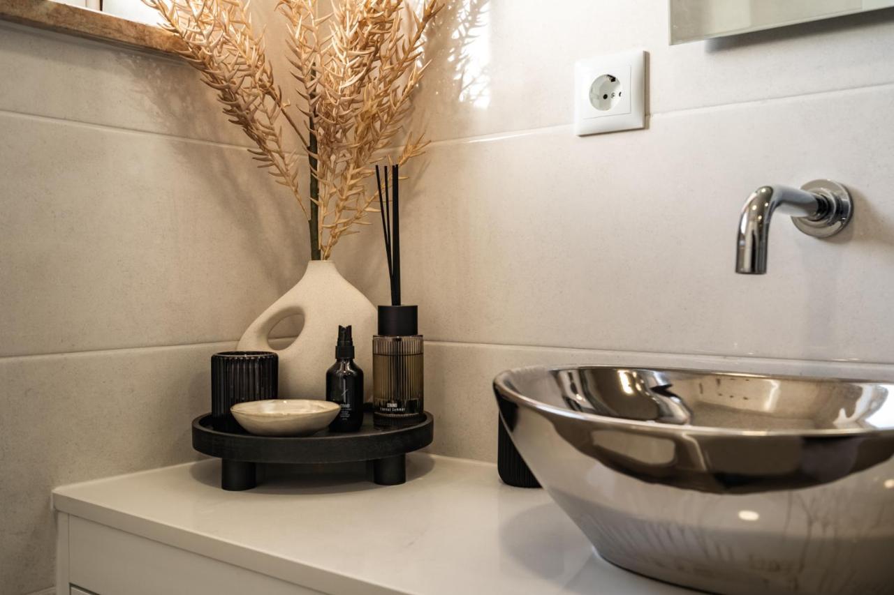 Akicity Ourique White Apartment