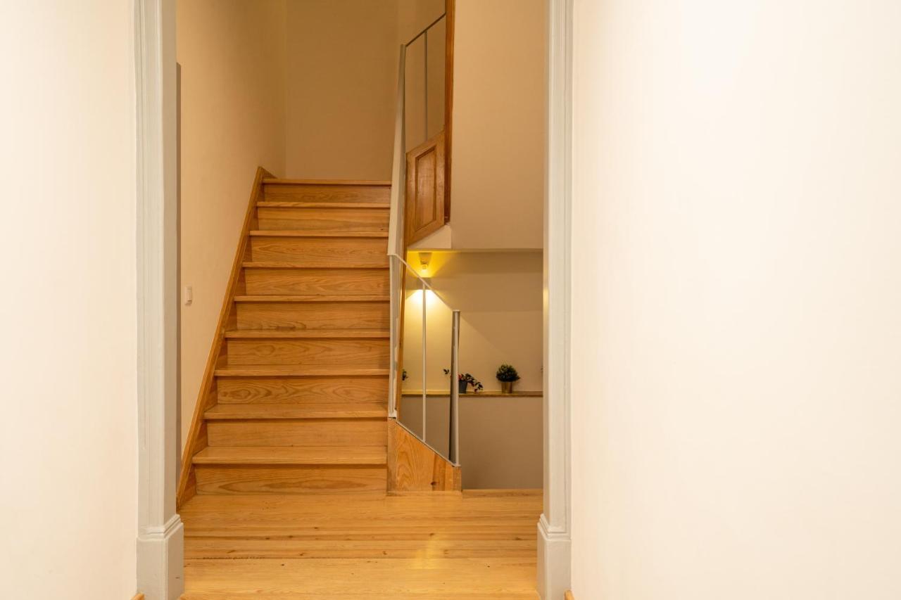 Akicity Ourique White Apartment